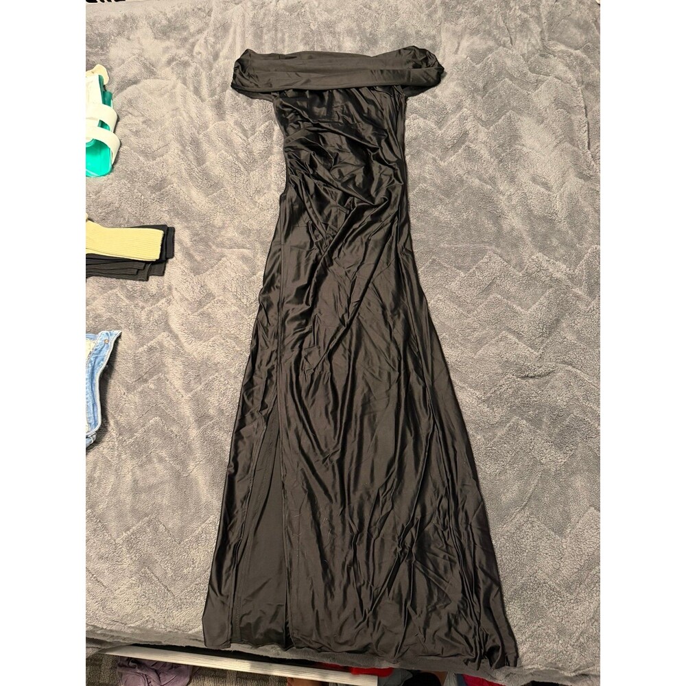 Off-Shoulder Black Maxi Dress - Elegant Evening Gown
